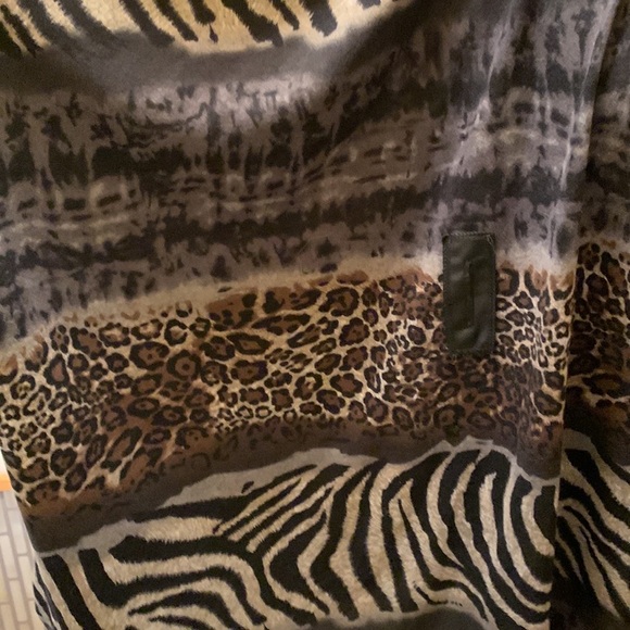 Marallis Collection top/skirt in animal print - Picture 10 of 11